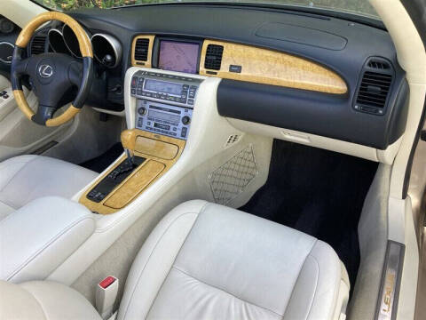 2004 Lexus SC 430
