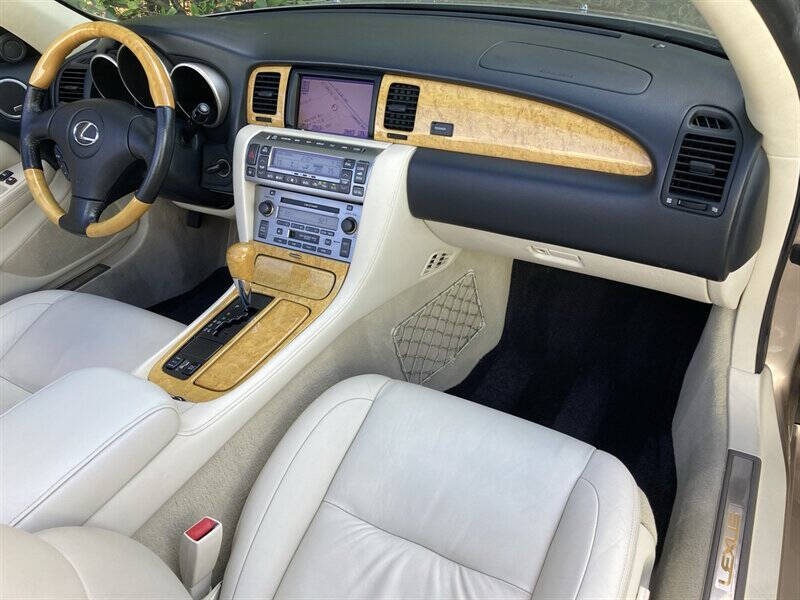 2004 Lexus SC 430