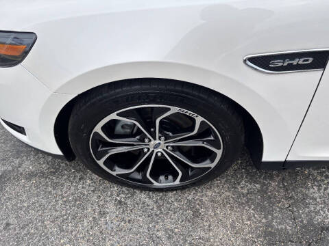 2018 Ford Taurus SHO