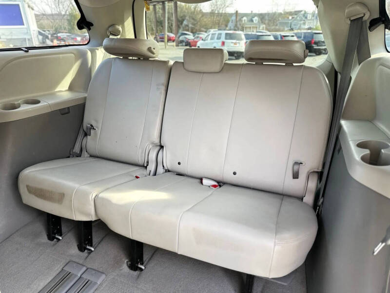 2011 Toyota Sienna