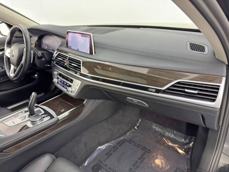 2020 BMW 7 Series 740i