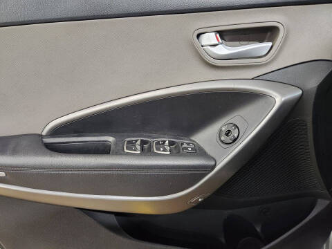 2016 Hyundai Santa Fe SE