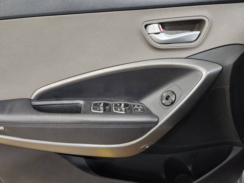 2016 Hyundai Santa Fe SE