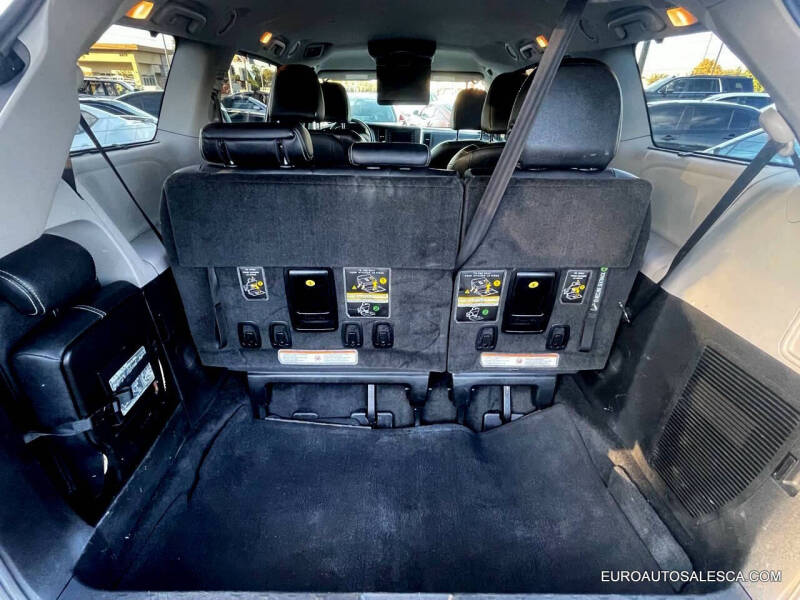 2018 Toyota Sienna SE Premium 8-Passenger