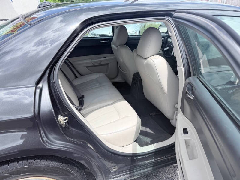 2005 Chrysler 300