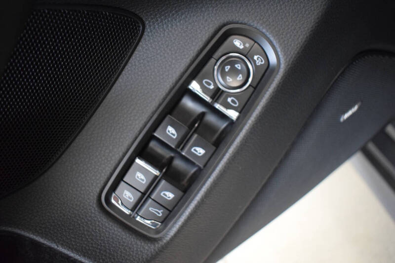 2016 Porsche Panamera Edition