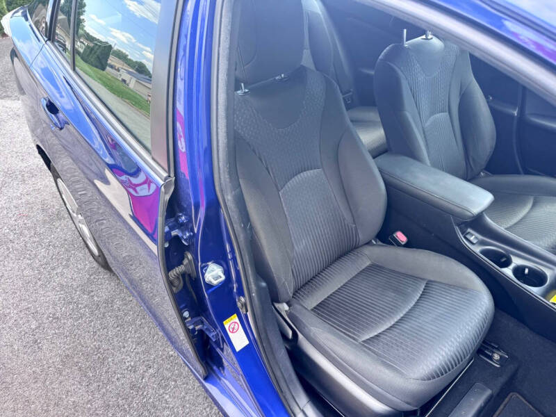 2016 Toyota Prius Two