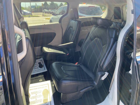 2023 Chrysler Pacifica Touring L