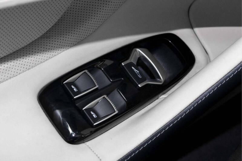 2023 McLaren GT
