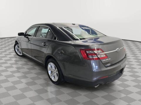 2016 Ford Taurus SE