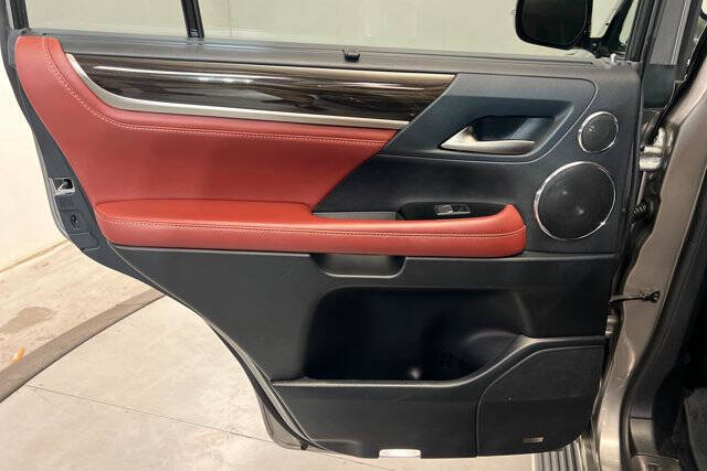 2017 Lexus LX 570