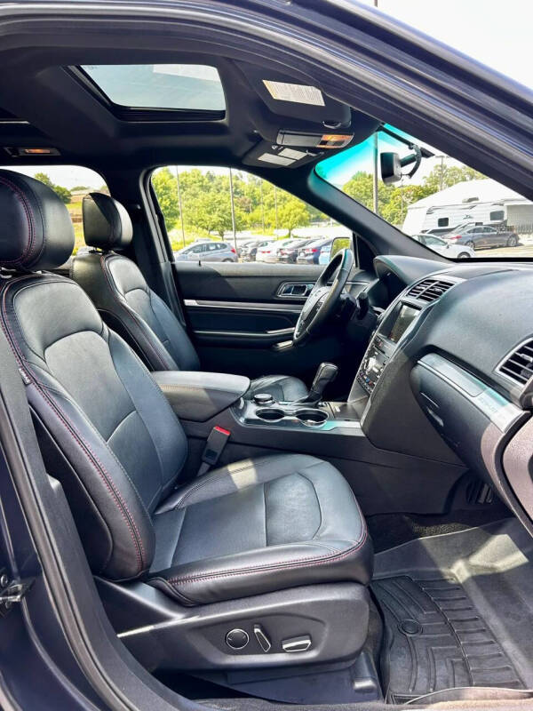 2017 Ford Explorer Sport