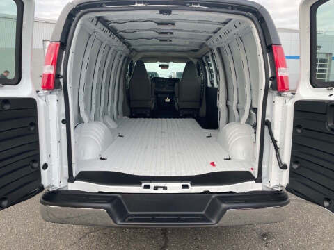 2025 Chevrolet Express 3500