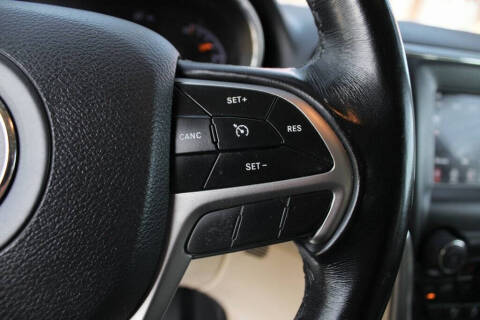 2020 Jeep Grand Cherokee Laredo