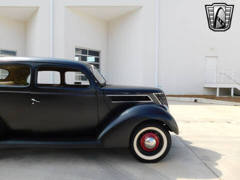 1937 Ford Tudor