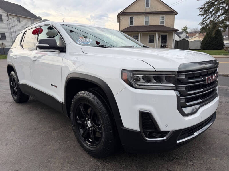 2023 GMC Acadia AT4