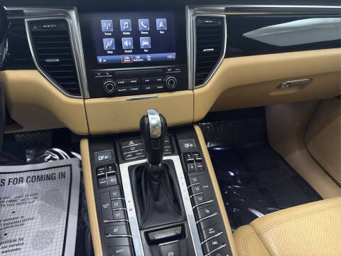 2017 Porsche Macan