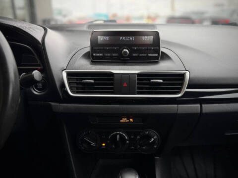 2015 Mazda MAZDA3 i SV