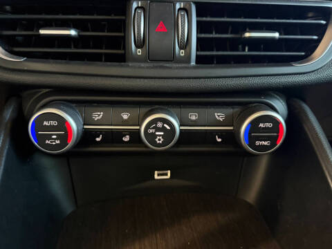 2017 Alfa Romeo Giulia Ti