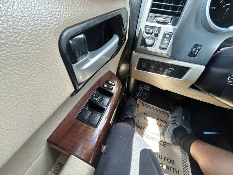 2016 Toyota Sequoia Platinum
