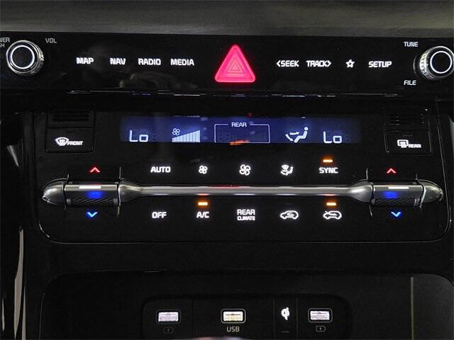 2024 Kia Carnival EX