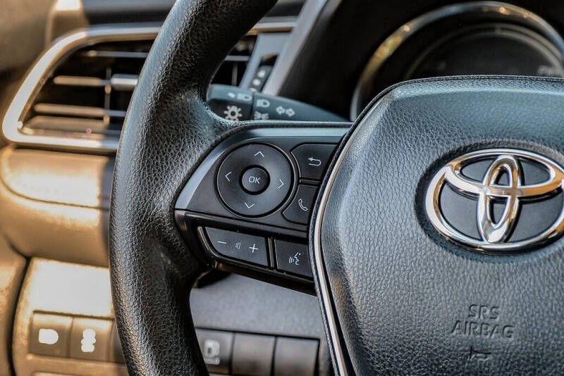 2020 Toyota Camry Hybrid LE