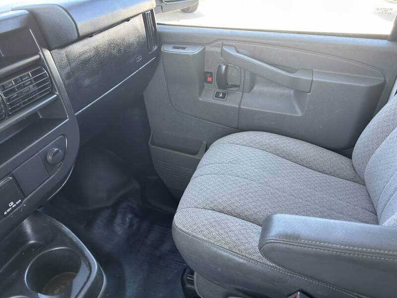 2017 Chevrolet Express 2500