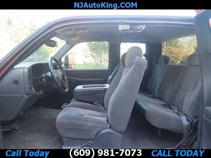 2004 Chevrolet Silverado 2500HD LS