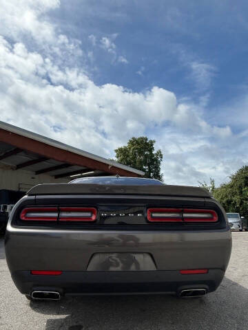 2018 Dodge Challenger SXT Plus