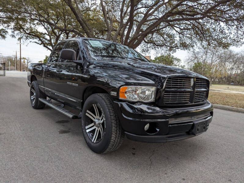 2004 Dodge Ram 1500 for sale at Crypto Autos of Tx in San Antonio TX