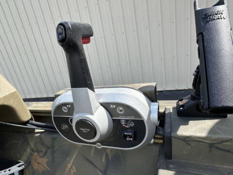 2017 Tracker Grizzly