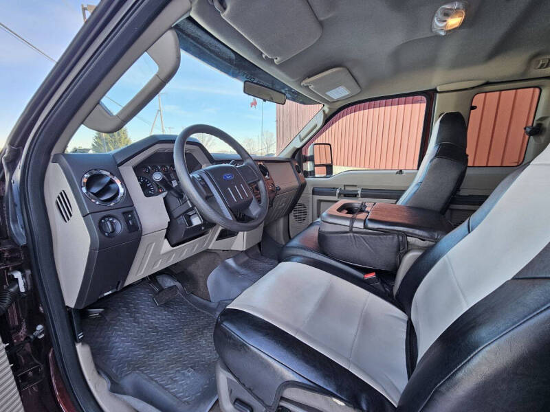 2010 Ford F-250 Super Duty XLT photo 11