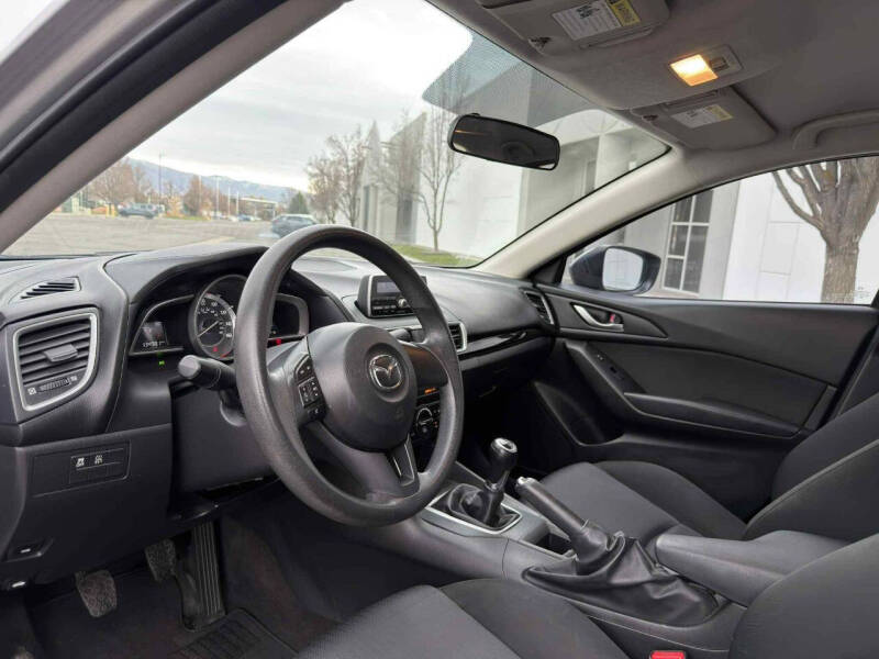 2014 Mazda MAZDA3 i SV