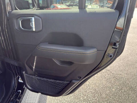 2025 Jeep Gladiator High Tide