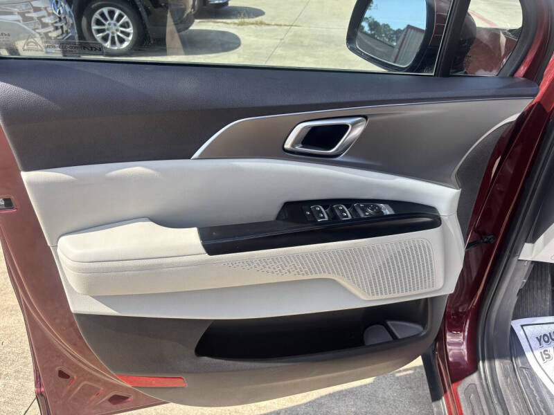 2023 Kia Carnival LX