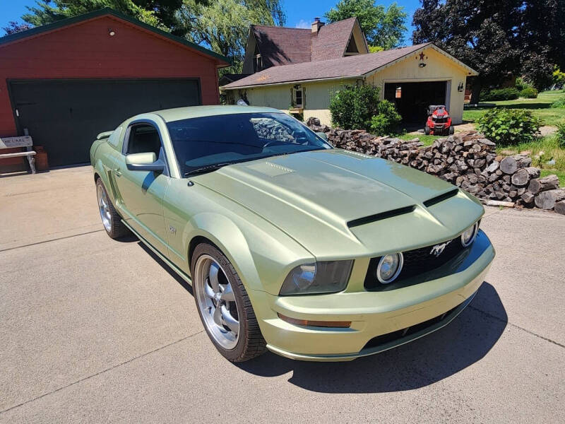 2005 Ford Mustang GT Premium