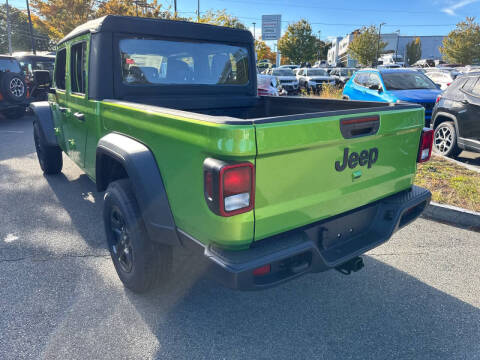 2025 Jeep Gladiator Sport