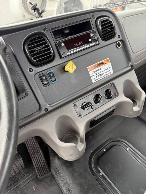 2022 Freightliner M2 106