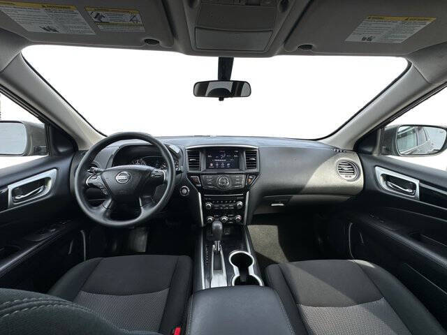 2019 Nissan Pathfinder SV