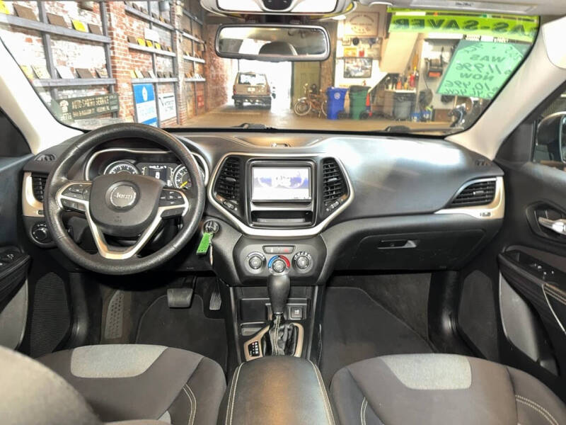 2015 Jeep Cherokee Sport