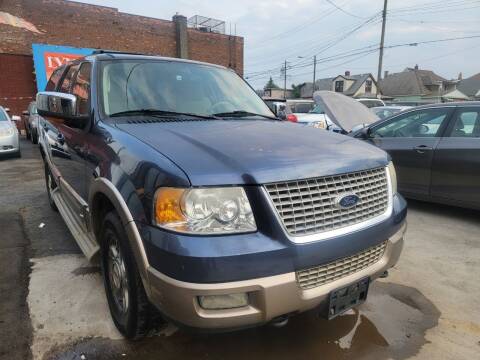 2003 Ford Expedition for sale at The Bengal Auto Sales LLC in Hamtramck MI