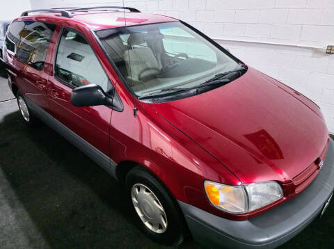 1999 Toyota Sienna LE