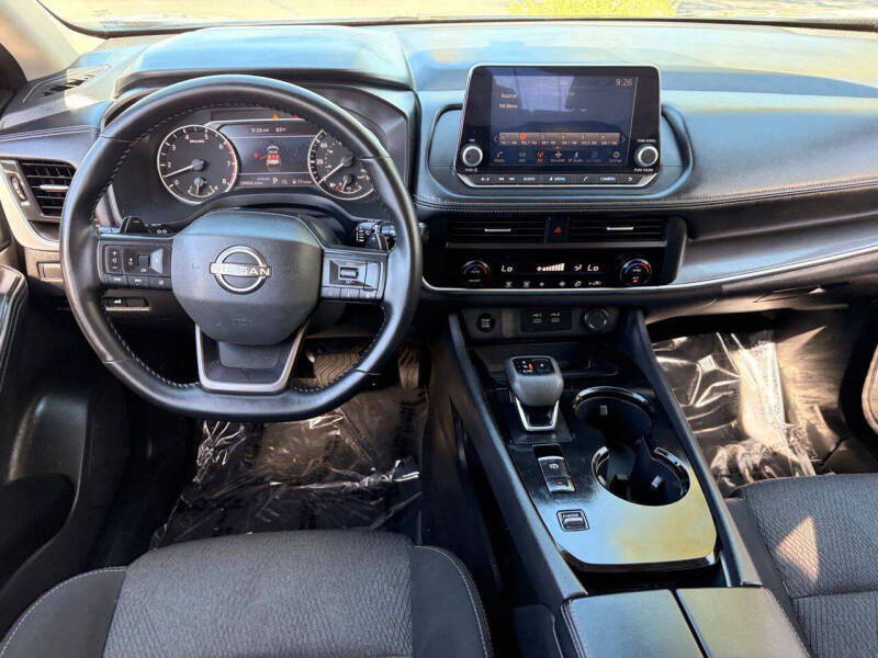 2025 Nissan Rogue SV