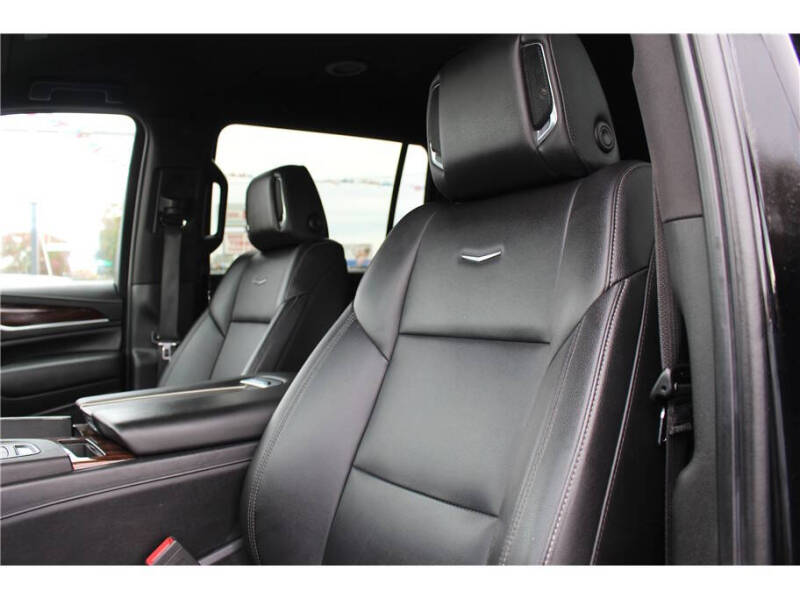 2023 Cadillac Escalade ESV Luxury