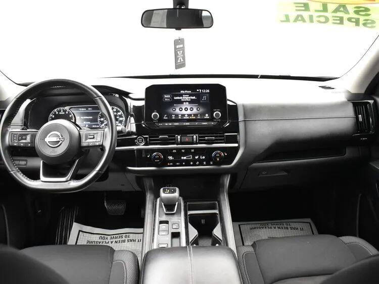 2023 Nissan Pathfinder SV