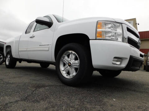 2009 Chevrolet Silverado 1500 for sale at Used Cars For Sale in Kernersville NC