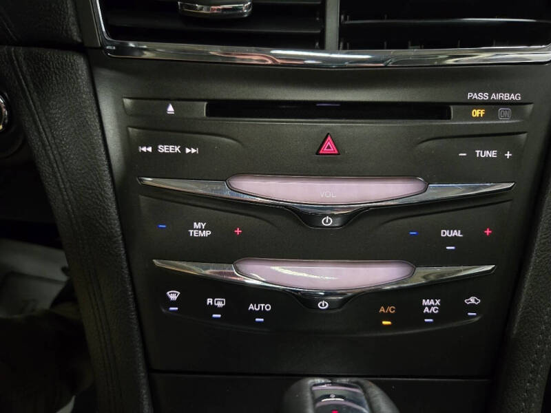 2014 Lincoln MKT