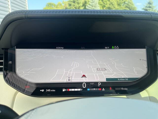 2025 Land Rover Range Rover P530 SE