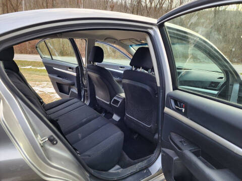 2010 Subaru Legacy 2.5i Premium