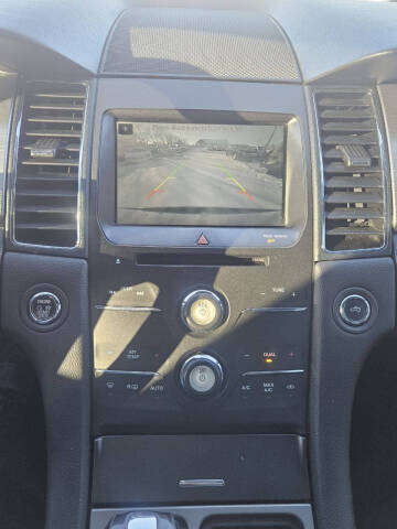 2018 Ford Taurus SEL